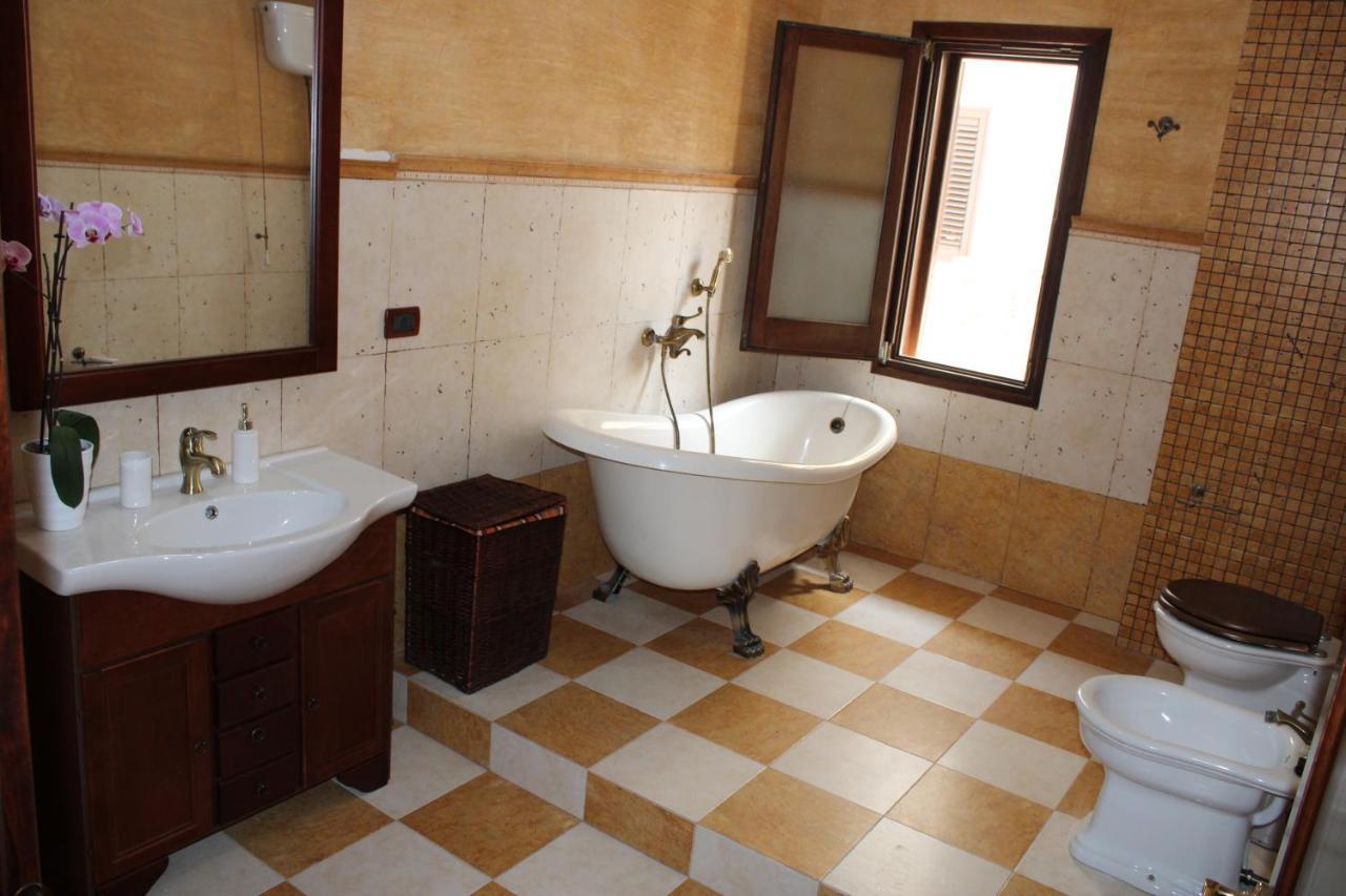 B&B Casa Giuliana Balestrate Eksteriør billede